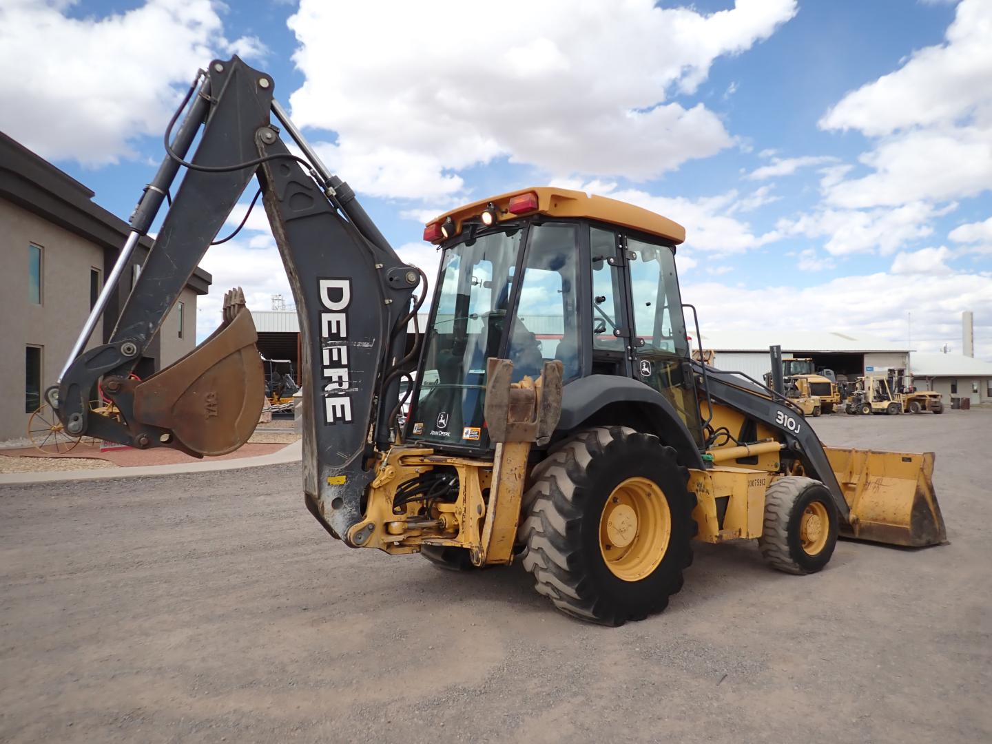 ./imagenes/INVOICE/2019/16544/RETROEXCAVADORA JOHN DEERE_310J (3).JPG